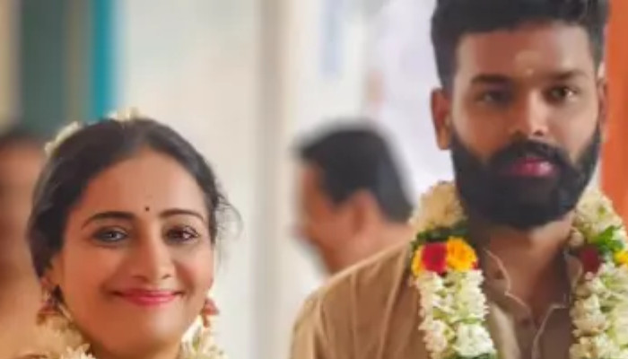 താന് ഇപ്പോള് സിംഗിള്, കടന്നു പോകുന്നത് ജീവിതത്തിലെ മനോഹരമായ ഘട്ടത്തിലൂടെ, നടി മീര വാസുദേവ് മൂന്നാമതും വിവാഹമോചിതയായി