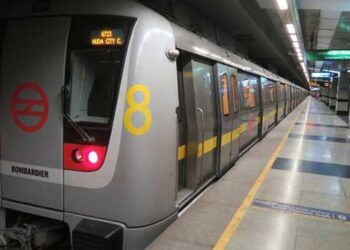 “അമ്മ എന്നോട് ക്ഷമിക്കണം, ഞാൻ പല തവണ അമ്മയുടെ ഹൃദയം തകർത്തു… എന്റെ ഏതെങ്കിലും അവയവം പ്രവർത്തനക്ഷമമാണെങ്കിൽ അല്ലെങ്കിൽ ഉപയോഗപ്രദമെങ്കിൽ, അത് ആവശ്യമുള്ള ആർക്കെങ്കിലും ദയവായി ദാനം ചെയ്യണം.”.. അധ്യാപകരുടെ മാനസിക പീഡനം താങ്ങാനാവാതെ 10-ാം ക്ലാസ് വിദ്യാർഥി മെട്രോ സ്‌റ്റേഷനിൽ നിന്നു ചാടി ജീവനൊടുക്കി