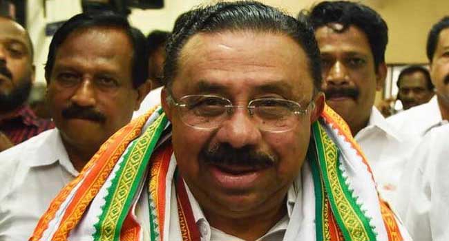 പരാതി നൽകാൻ മൂന്ന് മാസത്തെ കാലതാമസം എന്തിന്? യുവതി പരാതി നൽകിയ രീതി വിചിത്രം, മുഖ്യമന്ത്രിയുടെ ഓഫീസിൽ വിളിച്ചു വരുത്തിയാണോ പരാതി വാങ്ങേണ്ടത്?, സസ്പെൻഷൻ കടുത്ത ശിക്ഷ, കുറ്റം തെളിഞ്ഞാൽ പുറത്താക്കും… രാഹുലിന് രാഷ്ട്രീയ പിന്തുണ ഇല്ല, സിപിഎം ജയിലിൽ അടച്ചവരെ പോലും പിന്തുണയ്ക്കുന്നു- എംഎം ഹസ്സൻ