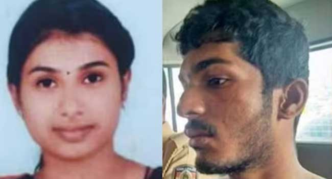 ബസിറങ്ങി നടന്നുനീങ്ങിയ 19കാരിയുടെ വയറ്റിൽ ആദ്യം കുത്തി, വേദനകൊണ്ടുപുളഞ്ഞ് വയറും പൊത്തിപ്പിടിച്ചു നിൽക്കെ കയ്യിൽ കരുതിയ പെട്രോൾ തലയിലൂടെയൊഴിച്ച് തീകൊളുത്തി!! 9 ദിവസം ജീവനും മരണത്തിനുമിടയിൽ വെന്റിലേറ്ററിൽ ഒടുവിൽ മരണം… കവിത കൊലക്കേസിൽ പ്രതി റെജിക്ക് ജീവപര്യന്തം കഠിന തടവും 5 ലക്ഷം രൂപ പിഴയും
