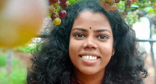 ആർഷോയെ തൊട്ടുകളിച്ചവളെ കരയ്ക്കിരുത്താനുള്ള എസ്എഫ്ഐ, ഡിവൈഎഫ്ഐ പദ്ധതി പാളി, നിമിഷ രാജു സിപിഐ സ്ഥാനാർഥി!! ചൊരുക്കിനു പിന്നിൽ 2021ലെ സെനറ്റ് തിരഞ്ഞെടുപ്പിനിടെയുണ്ടായ സംഘർഷം, ജാതിപ്പേരു വിളിച്ചു ഭീഷണിപ്പെടുത്തി, സ്ത്രീത്വത്തെ അവഹേളിച്ചെന്ന പരാതി