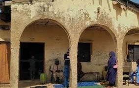 12 പെണ്കുട്ടികളെ തട്ടിക്കൊണ്ടുപോയി; ഗ്രാമം അഗ്നിക്കിരയാക്കി; നൈജീരിയയിൽ ബൊക്കോ ഹൊറാം ഭീകരരുടെ ആക്രമണം