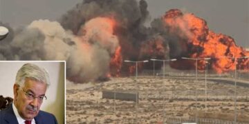 ‘ആകാശങ്ങൾക്കപ്പുറത്തേക്ക്, ആദരാഞ്ജലികൾ, ധീരഹൃദയം’!! എയർ ഷോ അപകടത്തിൽ മരിച്ച ഇന്ത്യൻ പൈലറ്റിന് അനുശോചനമറിയിച്ച് പാക്കിസ്ഥാൻ, ‘അയൽരാജ്യവുമായുള്ള മത്സരം ആകാശത്തിൽ മാത്രമാണ്, ഖുർആനിന്റെയും സുന്നത്തിന്റെയും അധ്യാപനങ്ങൾ അനുസരിച്ച് നിർഭാഗ്യകരമായ സംഭവം ഞങ്ങൾ ആഘോഷിക്കുന്നില്ല’- പാക് പ്രതിരോധ മന്ത്രി