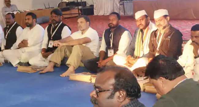 ഈ പരിശീലകൻ അൽപം കലിപ്പനാ… പരിശീലന പരിപാടിയിൽ വൈകിയെത്തിയ രാഹുൽ ഗാന്ധിക്ക് 10 പുഷ് അപ്പ് ശിക്ഷ നൽകി സച്ചിൻ റാവു, പ്രതിപക്ഷ നേതാവിനൊപ്പം വൈകിയെത്തിയ മറ്റ് നേതാക്കൾക്കും ശിക്ഷ