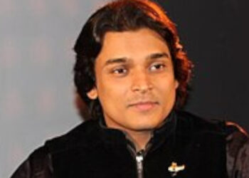 അതിജീവിതയെ തിരിച്ചറിയുന്ന തരത്തില്‍ വിവരങ്ങള്‍ വെളിപ്പെടുത്തി, സമൂഹിക മാധ്യമങ്ങളിലൂടെ അപമാനിച്ചു, രാഹുല്‍ ഈശ്വര്‍ പൊലീസ് കസ്റ്റഡിയില്‍, ചോദ്യം ചെയ്യല്‍ തുടരുന്നു