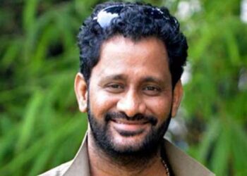 ഉത്തരവിനെക്കുറിച്ച് അറിയിപ്പു കിട്ടിയത് രാത്രി എട്ടുമണിക്ക്, മറ്റൊന്നും അറിയില്ല- റസൂൽ പൂക്കുട്ടി!! റസൂൽ പൂക്കുട്ടി ചലച്ചിത്ര അക്കാദമി ചെയർമാനായി സ്ഥാനമേറ്റെടുക്കുന്ന ചടങ്ങിൽ നിന്ന് പ്രേംകുമാർ വിട്ടുനിന്നു