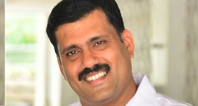 കണ്ണൂർ കോർപ്പറേഷനിൽ റിജിൽ മാക്കുറ്റിയിറക്കി യുഡിഎഫ്, ആദികടലായിയിൽ നിന്ന് ജനവിധി തേടും!!, മേയർ സ്ഥാനാർഥി ശ്രീജ മഠത്തിൽ മുണ്ടയാട് സീറ്റിൽ… സ്ഥാനാർഥികളെ പ്രഖ്യാപിച്ചു