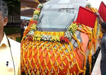 ദേശീയ പരിപാടിയിൽ ദേശഭക്തിഗാനമല്ലേ ചൊല്ലേണ്ടത്, കുട്ടികൾ ആലപിച്ചത് മതസൗഹാർദത്തിന്റെ അർത്ഥവത്തായ വരികൾ, റെയിൽവേ വീണ്ടും വീഡിയോയിട്ടത് വിദ്യാർഥികൾക്ക് വിഷമമായെന്നു പറഞ്ഞതിനാൽ!! വിദ്യാഭ്യാസമന്ത്രിയുടേത് കുട്ടികളുടെ മനോവീര്യം തകർക്കുന്ന നടപടി, ബാലാവകാശകമ്മീഷൻ കേസെടുക്കണം- സ്കൂൾ പ്രിൻസിപ്പൽ