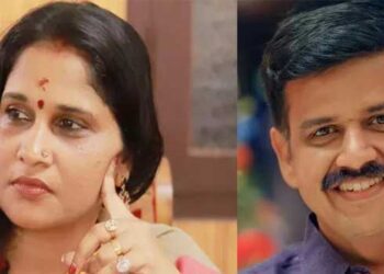 സുരേഷ് ഗോപിയുടെ നോമിനിയെ ബിജെപി വെട്ടി!! കുഴൽപ്പണക്കേസിലടക്കം ആരോപണവിധേയനായ നേതാവ് വീട്ടിലെത്തി മത്സരത്തിൽ നിന്ന് പിന്മാറാൻ ആവശ്യപ്പെട്ടു, “നാറാത്തത് ഇനി നാറും, കേരളത്തിൽ ആദ്യമായി സ്വന്തം പാർട്ടി പ്രവർത്തകർ തടഞ്ഞ് മേയർ സ്ഥാനാർത്ഥിയെ പിൻവലിക്കേണ്ടി വന്ന നാണക്കേട് ബിജെപിക്ക് സ്വന്തം”… പരിഹസിച്ച് സന്ദീപ് വാര്യർ