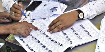 ബിഎൽഒമാരുടെ ആരോപണത്തിൽ കാര്യമുണ്ട്!! വിതരണം ചെയ്ത എന്യൂമറേഷൻ ഫോമുകൾ കുറവ്, 954 വോട്ടർമാരിൽ 390 പേർക്ക് മാത്രമേ ഫോം വിതരണം ചെയ്തുള്ളു…സമയബന്ധിതമായി പൂർത്തിയാക്കേണ്ട പ്രവർത്തനം നിരുത്തരവാദത്തോടെ കൈകാര്യംചെയ്തു…നടപടി സ്വീകരിക്കാതിരിക്കാൻ കാരണം വല്ലതുമുണ്ടെങ്കിൽ ബോധിപ്പിക്കുക- സബ്കളക്ടറുടെ നോട്ടീസ്