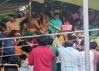 ‘ദാരുണം, അങ്ങേയറ്റം ഹൃദയഭേദകം’- ചന്ദ്രബാബു നായിഡു, ഏകാദശിയോടനുബന്ധിച്ച് ആന്ധ്രാ വെങ്കിടേശ്വര സ്വാമി ക്ഷേത്രത്തിൽ തിക്കിലും തിരക്കിലും 9 മരണം, മരണസംഖ്യ ഉയർന്നേക്കും