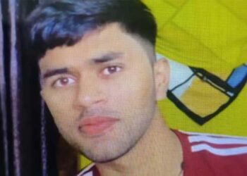 ‘അമ്മയും അച്ഛനും എന്നോട് ക്ഷമിക്കണം, നിങ്ങളുടെ സ്വപ്നങ്ങൾ പൂർത്തിയാക്കാൻ എനിക്ക് കഴിയില്ല, കടുത്ത മാനസിക സമ്മർദ്ദത്തിലാണ്, ഞാൻ എൻ്റെ സ്വന്തം ജീവിതം എടുക്കുകയാണ്’!! കുറിപ്പെഴുതിവച്ച് നീറ്റ് വിദ്യാർഥി ജീവനൊടുക്കി