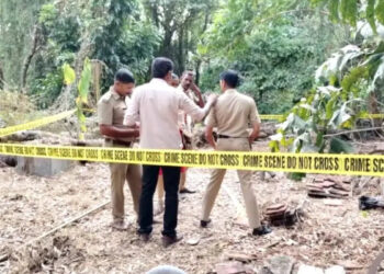 മദ്യലഹരിയിൽ ഭാര്യയെ മർദ്ദിച്ചു കുഴിയിൽ തള്ളിയിട്ടു, പിന്നാലെ കല്ലെടുത്ത് ദേഹത്തിട്ടു, മക്കളെ അമ്മ നാട്ടില്‍ പോയെന്ന് പറഞ്ഞ് വിശ്വസിപ്പിച്ചു, തലശേരിയില്‍ കെട്ടിടത്തിനുള്ളില്‍ കണ്ടെത്തിയ അസ്ഥികൂടം തമിഴ്‌നാട് സ്വദേശിനിയുടേത്