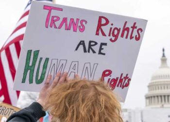 സുപ്രിം കോടതിയും ട്രംപിനൊപ്പം!! പാസ്‌പോർട്ടുകളിൽ ലിംഗസൂചകം പുരുഷൻ/ സ്ത്രീ എന്നു മതി, ട്രാൻസ്‌ജെൻഡർ വേണ്ട… അമേരിക്കയിൽ വീണ്ടും ചർച്ചയ്ക്ക് വഴിമരുന്നിട്ട് യുഎസ് സുപ്രീംകോടതി വിധി