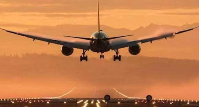 ഷട്ട്ഡൗൺ, 35 വർഷത്തെ സർവീസിൽ ഇത് ആദ്യ സംഭവം എഫ്എഎ അഡ്മിനിസ്ട്രേറ്റർ!! പതിനായിരക്കണക്കിന് എയർ ട്രാഫിക് കൺട്രോളർമാർ, എയർപോർട്ട് സുരക്ഷാ ഉദ്യോഗസ്ഥർക്ക് ശമ്പളമില്ല, പ്രതിദിനം റദ്ദാക്കുക 220 ഫ്ലൈറ്റുകൾ, ഇന്നലെ വൈകിയത് 6,400-ലധികം യുഎസ് വിമാനങ്ങൾ, തിരക്കേറിയ 40 മേഖലകളിലേക്കുള്ള വിമാന സർവീസുകൾ 10 ശതമാനംവരെ വെട്ടിക്കുറയ്ക്കും- ജനങ്ങൾ ഭീതിയിൽ