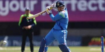 ‘പോയി പന്തെറിയടാ ചെക്കാ’… ആദ്യ ഓവറിലെ ആദ്യ പന്ത് ഫോർ, ഇന്നിങ്സിലെ രണ്ടാം ഓവറിലും ബൗണ്ടറി, മൂന്നാം ഓവറിലെ മൂന്നാം പന്തിൽ റൺസെടുക്കാത്തെ വൈഭവിനെ ചൊറിയാനെത്തിയ പാക് താരം ഉബൈദിനെ മാന്തിവിട്ട് താരം, അടുത്ത പന്തിൽ ബൗണ്ടറി പായിച്ച് മറുപടി