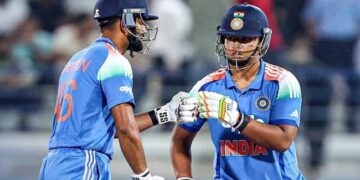 ആദ്യ ഓവറിൽ വൈഭവ് അടിച്ചു തൂക്കിയത് 19 റൺസ്, 38 റൺസെടുത്ത് താരം പുറത്ത്!! മൂന്നോവറിൽ ഒന്നിന് 49 റൺസ്, ബംഗ്ലാദേശ് എ ടീമിനെതിരേ ഇന്ത്യക്ക് തകർപ്പൻ തുടക്കം