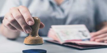 അമേരിക്കയ്ക്ക് പോകാൻ ഇനി പരീക്ഷ പാസായാൽ മാത്രം പോര, ഡയറ്റ് ചെയ്ത് വണ്ണവും കുറയ്ക്കണം!! ആരോഗ്യപ്രശ്നങ്ങളുള്ളവർ അമേരിക്കൻ സർക്കാരിന് ബാധ്യത… പ്രമേഹം, അമിതവണ്ണം, ഹൃദ്രോഗങ്ങൾ തുടങ്ങിയവ ഉള്ളവർക്ക് വിസ നിഷേധിക്കും- പുതിയ നിർദേശവുമായി ട്രംപ്