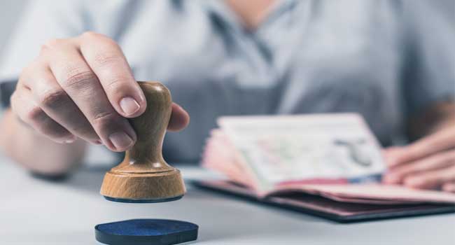 അമേരിക്കയ്ക്ക് പോകാൻ ഇനി പരീക്ഷ പാസായാൽ മാത്രം പോര, ഡയറ്റ് ചെയ്ത് വണ്ണവും കുറയ്ക്കണം!! ആരോഗ്യപ്രശ്നങ്ങളുള്ളവർ അമേരിക്കൻ സർക്കാരിന് ബാധ്യത… പ്രമേഹം, അമിതവണ്ണം, ഹൃദ്രോഗങ്ങൾ തുടങ്ങിയവ ഉള്ളവർക്ക് വിസ നിഷേധിക്കും- പുതിയ നിർദേശവുമായി ട്രംപ്