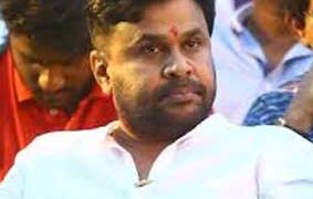 ദിലീപ് കോടതിയിൽ, മാധ്യമങ്ങളോട് പ്രതികരിച്ചില്ല, പള്‍സര്‍ സുനിയടക്കമുള്ള പ്രതികളും എത്തി; നീതി പുലരുമോ? നടിയെ ആക്രമിച്ച കേസിൽ വിധി ഉടൻ