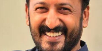 ഹൈക്കോടതി അറസ്റ്റ് തടഞ്ഞതിന് പിന്നാലെ ഫോൺ ഓണാക്കി; ഒളിവിൽ തുടരാൻ രാഹുൽ മാങ്കൂട്ടത്തിൽ