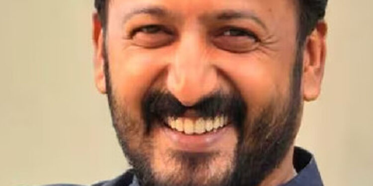 ഹൈക്കോടതി അറസ്റ്റ് തടഞ്ഞതിന് പിന്നാലെ ഫോൺ ഓണാക്കി; ഒളിവിൽ തുടരാൻ രാഹുൽ മാങ്കൂട്ടത്തിൽ