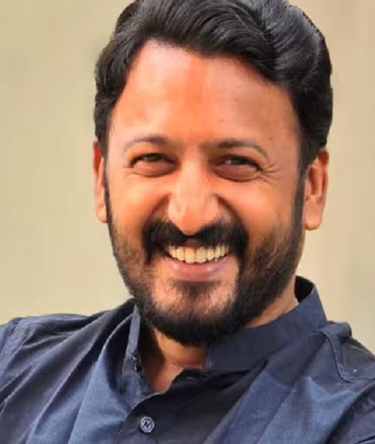 ഹൈക്കോടതി അറസ്റ്റ് തടഞ്ഞതിന് പിന്നാലെ ഫോൺ ഓണാക്കി; ഒളിവിൽ തുടരാൻ രാഹുൽ മാങ്കൂട്ടത്തിൽ