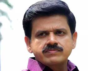 അപ്രഖ്യാപിത സർസംഘചാലക് പിണറായിക്കെതിരെയുള്ള പോരാട്ടത്തിൽ നിന്ന് പിന്മാറില്ല;  ‘പരാതിക്കാരിയുടെ ഐഡന്റിറ്റി ഞാൻ വെളിപ്പെടുത്തിയിട്ടില്ല;  പ്രതികരണവുമായി സന്ദീപ് വാര്യർ