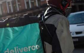 നാടുകടത്താൻ ഒരുങ്ങി യുകെ; വേണ്ടത്ര രേഖകളില്ലാതെ ഡെലിവറി ജോലി, ഇന്ത്യക്കാർ അടക്കം 171 പേർ പിടിയിൽ