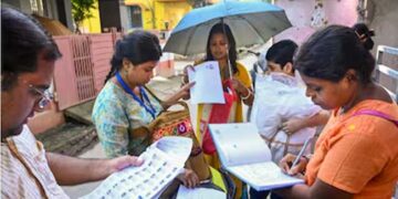 ‘പശ്ചിമ ബംഗാളിലെ ജനങ്ങൾക്ക് മരണമില്ല’ കഴിഞ്ഞ 20 വർഷത്തിനിടെ ആരും മരിച്ചിട്ടില്ലെന്ന് എസ്ഐആർ കണ്ടെത്തൽ!! സംഭവത്തിൽ റിപ്പോർട്ട് ആവശ്യപ്പെട്ടതോടെ ബൂത്തുകളുടെ എണ്ണം 2,208 ൽ നിന്ന് പൊടുന്നതെ 480 ആയി ചുരുങ്ങി, വ്യാപക ക്രമക്കേടെന്ന് ആരോപണം