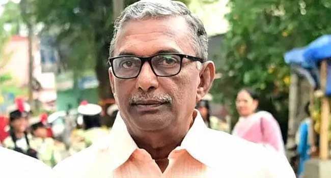 കുരുക്ക് മുറുകി, 2019ൽ ദ്വാരപാലക ശിൽപ്പങ്ങളുടെ പാളി കടത്തികൊണ്ടുപോയി സ്വർണം മോഷ്ടിച്ചു!! കട്ടിളപ്പാളിക്ക് പിന്നാലെ ദ്വാരപാലക ശിൽപ്പ പാളി കേസിലും പ്രതി, എ പത്മകുമാർ വീണ്ടും റിമാൻഡിൽ