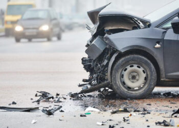 അയ്യപ്പ തീര്‍ത്ഥാടകരുടെ വാഹനത്തില്‍ കാര്‍ ഇടിച്ചു കയറി, അഞ്ച് പേര്‍ മരിച്ചു, ഏഴ് പേര്‍ ഗുരുതരാവസ്ഥയില്‍, അപകടം ശബരിമല ദര്‍ശനം കഴിഞ്ഞ് മടങ്ങവെ