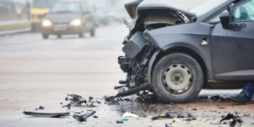 അയ്യപ്പ തീര്‍ത്ഥാടകരുടെ വാഹനത്തില്‍ കാര്‍ ഇടിച്ചു കയറി, അഞ്ച് പേര്‍ മരിച്ചു, ഏഴ് പേര്‍ ഗുരുതരാവസ്ഥയില്‍, അപകടം ശബരിമല ദര്‍ശനം കഴിഞ്ഞ് മടങ്ങവെ