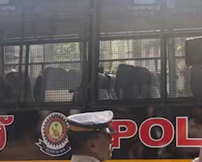 കോടതിയിൽ പൊട്ടിക്കരഞ്ഞ മാർട്ടിൻ കിടക്കേണ്ടത് 13 വർഷം കൂടി; ആദ്യം പുറത്തിറങ്ങുക പൾസർ സുനി, പ്രതികളുടെ ബാക്കിയുള്ള തടവ് ഇങ്ങനെ