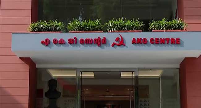 പല ജില്ലാ കമ്മിറ്റിയും അമിത ആത്മവിശ്വാസത്തിലായിരുന്നു പക്ഷെ, ശബരിമല സ്വർണക്കൊള്ള തദ്ദേശ തെരഞ്ഞെടുപ്പിൽ തിരിച്ചടിയായി, ജനങ്ങൾക്കിടയിൽ സർക്കാരിനെതിരെയുള്ള വികാരമായി ഇതു മാറിയിട്ടും തിരിച്ചറിയാനായില്ല, പത്മകുമാറിനെതിരെ നടപടിയില്ലാത്തത് തെറ്റിദ്ധാരണയുണ്ടാക്കി- സിപിഎം സംസ്ഥാന സമിതിയിൽ വിമർശനം