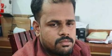 എൽകെജി വിദ്യാർഥിനിയെ ബസിന്റെ പിൻസീറ്റിൽ കൊണ്ടുപോയി ലൈംഗികമായി ഉപദ്രവിച്ചു, ക്ലീനർ അറസ്റ്റിൽ, പ്രതിയുടെ വീട്ടിൽ കയറി ആക്രമണം, സഹോദരിയേയും പ്രതിയേയും മർദിച്ചതായി പരാതി, കേസ്