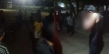 രാത്രിയിൽ കോൺഗ്രസ് ഡിസിസി സെക്രട്ടറിയുടെ വീട് അതിക്രമിച്ച് കയറി ആക്രമണം, കല്ലേറിൽ ഒരാളുടെ കണ്ണിനു ഗുരുതര പരുക്ക്, ആക്രമണത്തിനുപിന്നിൽ തദ്ദേശ തെരഞ്ഞെടുപ്പിൽ ബോർഡ് വെക്കുന്നതുമായി ബന്ധപ്പെട്ടുണ്ടായ തർക്കം, പിന്നിൽ ബിജെപിയെന്ന് കോൺഗ്രസ്