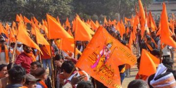 മുസ്ലിം സുഹൃത്തുക്കളെ ജന്മദിനം ആഘോഷിക്കാൻ ക്ഷണിച്ചു, ‘ലവ് ജിഹാദ്’ ആരോപിച്ച് നഴ്‌സിംഗ് വിദ്യാർത്ഥിനിക്കും സുഹൃത്തുക്കൾക്കും നേരെ ആക്രമണം, ആക്രമണം നോക്കിനിന്ന് പോലീസ്, വിദ്യാർഥിനിയോടും സുഹൃത്തിനോടും വീട്ടിൽ പോകാൻ ഉപദേശം