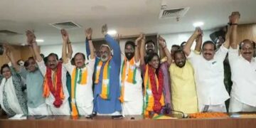 തലസ്ഥാനത്ത് മേയർ സ്ഥാനത്തേക്ക് മത്സരിക്കാൻ സർപ്രൈസ് സ്ഥാനാർഥി? ബിജെപിയുടെ മേയർ ചർച്ചകൾ ഇനി ഡൽഹിയിൽ, രാജീവ് ചന്ദ്രശേഖർ കേന്ദ്ര നേതൃത്വവുമായി ചർച്ച നടത്തും