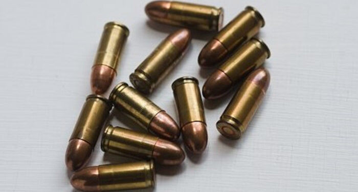 ലഹരിവസ്തുക്കളുടെ ഉപയോഗം കണ്ടെത്താന്‍ അധ്യാപകര്‍  ബാഗ് പരിശോധിച്ചു, എന്നാല്‍ കിട്ടിയത് വെടിയുണ്ടകള്‍, എട്ടാം ക്ലാസ് വിദ്യാര്‍ത്ഥിയെ ചോദ്യം ചെയ്ത് പൊലീസ്