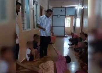 മാപ്പില്ലാത്ത കൊടുംക്രൂരത!! ഭിന്നശേഷിയുള്ള 16 കാരന് ബെൽറ്റും പ്ലാസ്റ്റിക് പൈപ്പുമുപയോ​ഗിച്ച് ക്രൂരമർദനം, വേ​ദനകൊണ്ട് അലറിക്കരഞ്ഞ് നിലത്തുവീണ കുട്ടിയുടെ കൈകാലുകൾ പിടിച്ചുകെട്ടിയും സ്കൂൾ നടത്തിപ്പുക്കാരന്റെ മർദനം, കുട്ടിയുടെ കണ്ണിൽ മുളകുപൊടി വിതറി, ക്രൂര മർദനം കണ്ടാസ്വദിച്ച് സഹായി… ദൃശ്യങ്ങൾ പുറത്തുവിട്ടത് സ്ഥാപനത്തിലെ മുൻ ജീവനക്കാരൻ