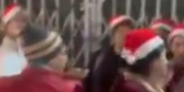 മതപരിവർത്തനത്തിന് ആണോ വേശ്യാവൃത്തിക്കാണോ വന്നത് ?? ക്രിസ്മസ് ആഘോഷങ്ങൾ വീട്ടിലിരുന്നു മതി,  ക്രിസ്തുമസ് പരിപാടി തടഞ്ഞ് ബജ്റംഗ്ദള്‍ പ്രവര്‍ത്തകര്‍, ആഘോഷം ഹിന്ദു വിരുദ്ധമെന്ന് ആരോപണം