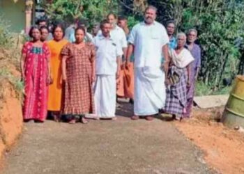 നാട്ടുകാർ തോൽപിച്ചിട്ടും തോൽക്കാൻ മനസില്ലാതെ ഷാജഹാൻ!! തെരഞ്ഞെടുപ്പിൽ മൂന്നാം സ്ഥാനത്തേക്ക് പിൻ തള്ളപ്പെട്ടിട്ടും പറഞ്ഞവാക്ക് പാലിച്ചു, സ്വന്തം പോക്കറ്റിൽ നിന്ന് കാശെടുത്ത് സ്ഥലം വാങ്ങി റോഡ് കോൺക്രീറ്റ് അഞ്ച് കുടുംബങ്ങൾക്ക് വഴിയൊരുക്കി കോൺ​ഗ്രസ് സ്ഥാനാർഥി, ‘വോട്ട് നൽകാമെന്ന് പറഞ്ഞവർ വാക്കു പാലിച്ചോ എന്നതല്ല, കൊടുത്ത വാക്ക് പാലിക്കേണ്ടത് എന്റെ കടമ;- ഷാജഹാൻ