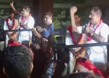 ഒരു വോട്ടിന് വേണ്ടി കെട്ടിക്കൊണ്ടു വന്ന പെണ്ണുങ്ങളെ അന്യ ആണുങ്ങളുടെ മുന്നിൽ കാഴ്ച്ചവെക്കുകയല്ല ചെയ്യേണ്ടത്… എന്റെ വീട്ടിലും പെണ്ണുങ്ങളുണ്ട്, അവരെയൊക്കെ കെട്ടി കൊണ്ടുവന്നത് ഭർത്താക്കൻമാരുടെ കൂടെ അന്തിയുറങ്ങാനാണ്!! രാഷ്ട്രീയത്തിലേക്ക് ഇറങ്ങിയാൽ ഇതിലും വലുത് കേൾക്കേണ്ടി വരും, ഉളുപ്പ് ഉണ്ടെങ്കിൽ ഇറങ്ങിയാൽ മതി… കടുത്ത സ്ത്രീവിരുദ്ധ പ്രസംഗവുമായി സിപിഎം നേതാവ്, കയ്യടിച്ച് അനുയായികൾ