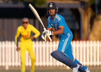 പിള്ളാരേ എന്തൊരിന്നിങ്സാ ഇത്!! 19 പന്തിൽ ഒരു റൺസ് പോലും അടിച്ചെടുക്കാനാകാതെ ഓപ്പണർ മൊഹമ്മദ് ഹെയറിൽ, 7 പന്തിൽ സംപൂജ്യനായി മറ്റൊരു ഓപ്പണർ, മലേഷ്യൻ നിരയിൽ രണ്ടക്കം കണ്ടത് നാലുപേർ… അടിച്ചോടിച്ച് അഭിഗ്യാൻ കുണ്ടു (125 പന്തിൽ 209*), എറിഞ്ഞിട്ട് ദീപേഷ് ദേവേന്ദ്രൻ (5 വിക്കറ്റ്)… അണ്ടർ 19 ഏഷ്യാ കപ്പിൽ മലേഷ്യയ്ക്കെതിരെ ഇന്ത്യയ്ക്ക് 315 റൺസിന്റെ ത്രസിപ്പിക്കും ജയം