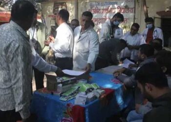 പൈപ്പ് ലൈനിന് മുകളിൽ ഒരു ടോയ്‌ലറ്റ്!! മലിനജലം കുടിച്ച് 1,146 പേർക്ക് ഡയേറിയ, 9 മരണം, 111 പേർ ​ഗുരുതരാവസ്ഥയിൽ, മരിച്ചവരുടെ കുടുംബങ്ങൾക്ക് 2 ലക്ഷം രൂപ ധനസഹായം പ്രഖ്യാപിച്ച് സർക്കാർ, രണ്ടുപേർക്ക് സസ്പെൻഷൻ, ഒരാളെ സർവീസിൽ നിന്ന് പുറത്താക്കി