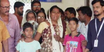 നഷ്ടപരിഹാരമായി 25 ലക്ഷം വേണം, തന്റെ സഹോദരനെ ആൾക്കൂട്ടം ക്രൂരമായി മർദിച്ചു കൊലപ്പെടുത്തിയതാണ്, ആൾക്കൂട്ട കൊലപാതകത്തിനുള്ള വകുപ്പുകൾ പ്രകാരം കേസെടുക്കണം, പ്രത്യേക അന്വേഷണ സംഘം കേസന്വേഷിക്കണം… ഇക്കാര്യത്തിൽ തീരുമാനമാകാതെ മൃതദേഹം ഏറ്റെടുക്കില്ല- രാംനാരായണന്റെ കു‌ടുംബം