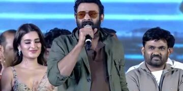 ‘ഹൊറർ-കോമഡി സിനിമകളിൽ ഇത്തരമൊരു ക്ലൈമാക്സ് ആദ്യം, ഞാൻ മാരുതിയുടെ ആരാധകനായി മാറി’യെന്ന് പ്രഭാസ്; ‘രാജാസാബ്’ ജനുവരി 9ന് തിയേറ്ററുകളിൽ