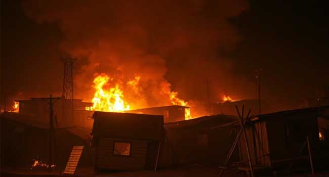 കലാപ കൊടുങ്കാറ്റിൽ ആടിയുലഞ്ഞ് ബംഗ്ലാദേശ്!! ബിഎൻപി നേതാവ് ബിലാൽ ഹുസൈന്റെ വീട് പുറത്തുനിന്ന് പൂട്ടിയശേഷം പെട്രോളൊഴിച്ച് തീയിട്ടു, ഉറങ്ങിക്കിടക്കുകയായിരുന്ന 7 വയസുകാരി വെന്തുമരിച്ചു, ബിലാലും മറ്റു രണ്ട് മക്കളും 60% പൊള്ളലോടെ ഹോസ്പിറ്റലിൽ!! നാലുമാസം പ്രായമുള്ള കുഞ്ഞ് അത്ഭുതകരമായി രക്ഷപ്പെട്ടു