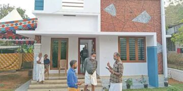 ‘പറക്കമുറ്റാത്ത കുഞ്ഞുങ്ങളാണ്, അവർക്കായി അടച്ചുറപ്പുള്ള വീടുണ്ടാക്കുംവരെ കണ്ണടയരുതേയെന്നാണ് പ്രാർഥന’… പ്രാർത്ഥന വിഭലമായെങ്കിലും സുധിയുടെ കുഞ്ഞുങ്ങൾക്ക് കൂടൊരുക്കി ആ സഹപാഠികൾ…